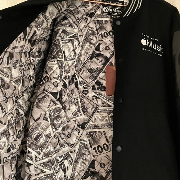 VERY RARE ๐ SUPER BOWL XLVIII USHER ๐ HALFTIME LETTERMAN'S JACKET + BAG - Picture 7 of 15